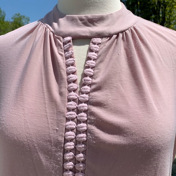 💓 Pastel Pink Button Down Blouse 💓 - Picture 4 of 8